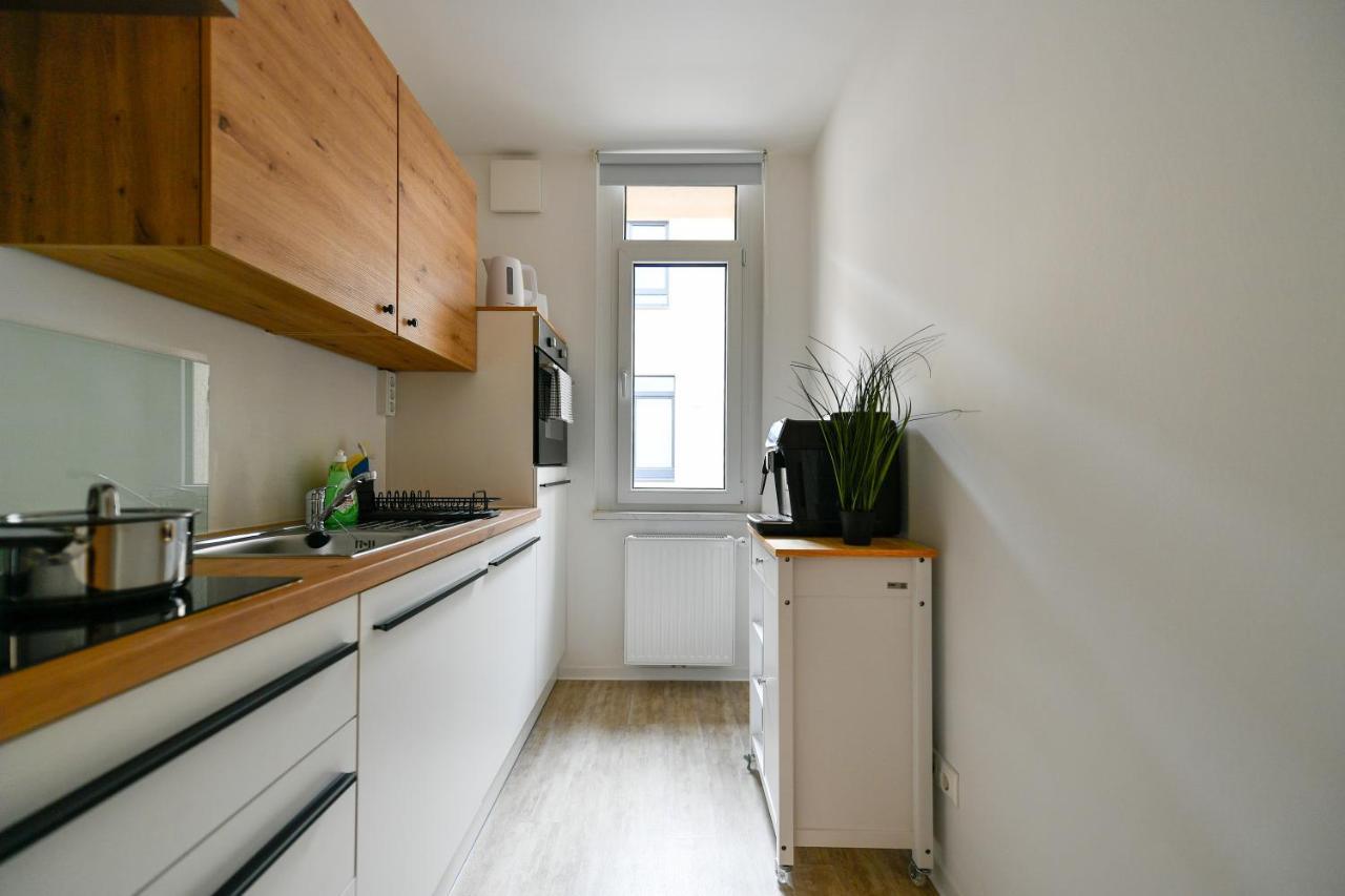 Ferienwohnungen Am Theater - Modern, Zentral Und Ruhig Mit Kueche, Waschtrockner, Netflix, Wlan Und Parkplatz- 2 Zimmer, 52 Qm 콧부스 외부 사진