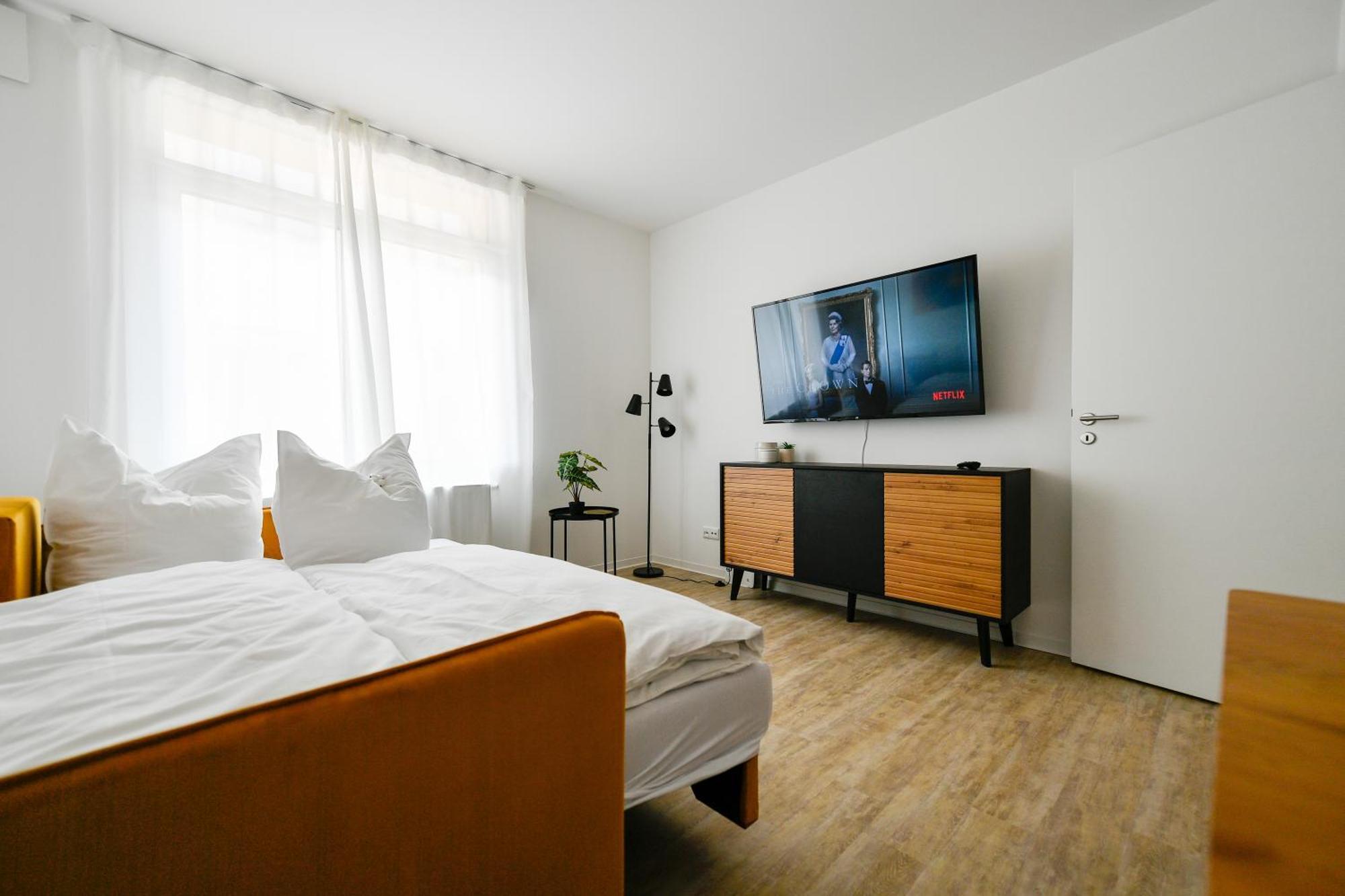 Ferienwohnungen Am Theater - Modern, Zentral Und Ruhig Mit Kueche, Waschtrockner, Netflix, Wlan Und Parkplatz- 2 Zimmer, 52 Qm 콧부스 외부 사진